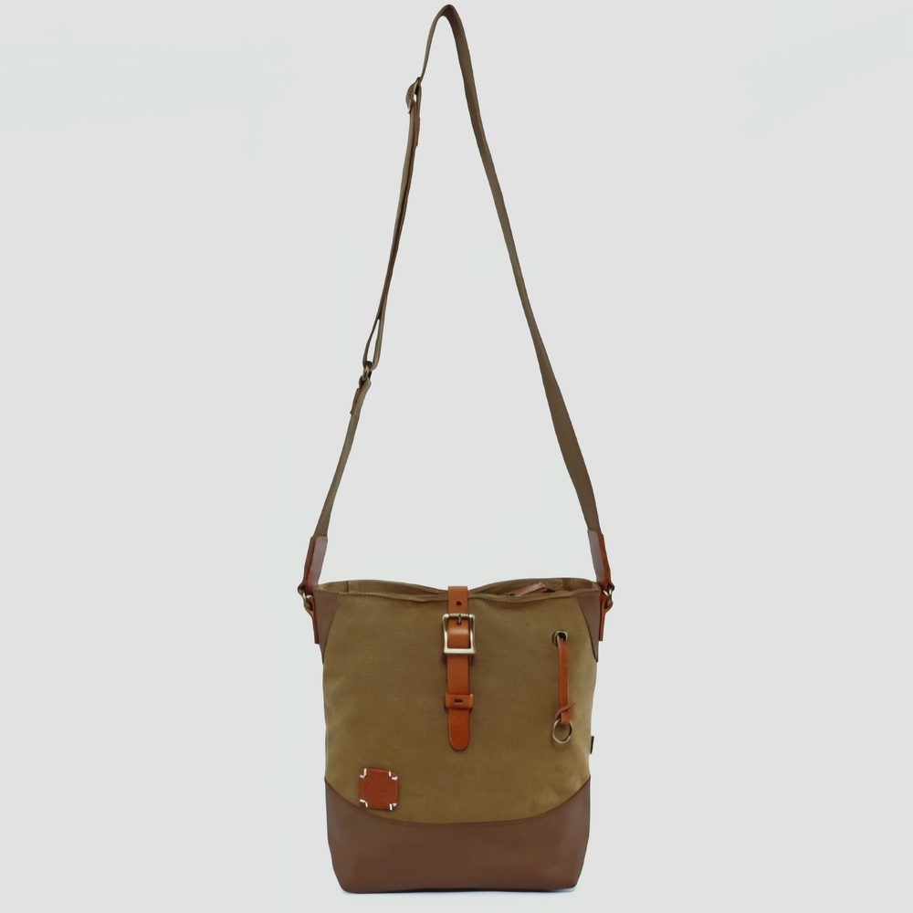 TSD Brand Redwood Canvas Shoulder Bag Crossbody